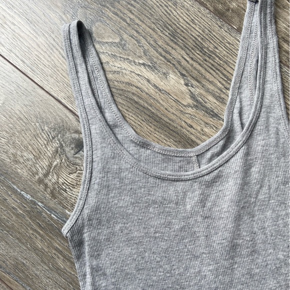 Vince scoop neck tank top - Picture 2 of 6